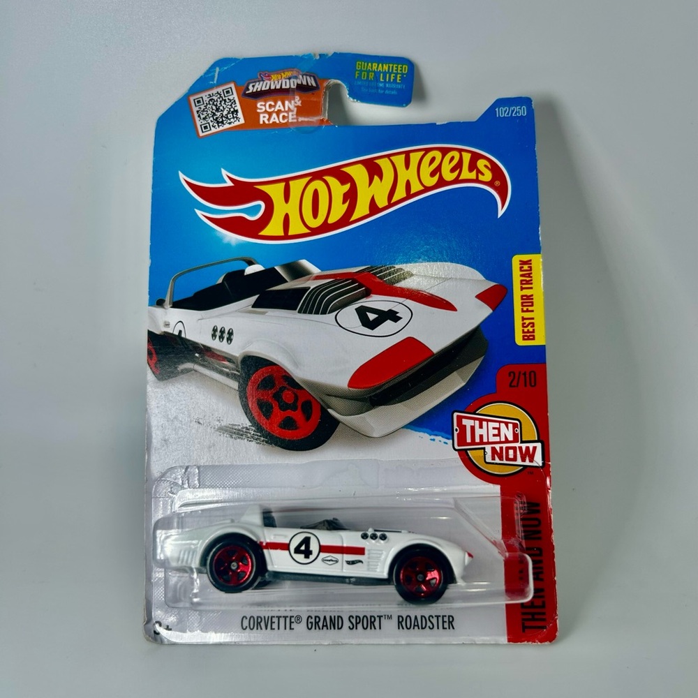 Hot Wheels Then And Now 2/10 Corvette Grand Sport Roadster 102/250 White NEW
